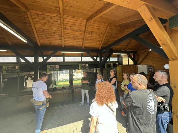 1edf5510-0b7d-4324-bb9b-5202fdac0559